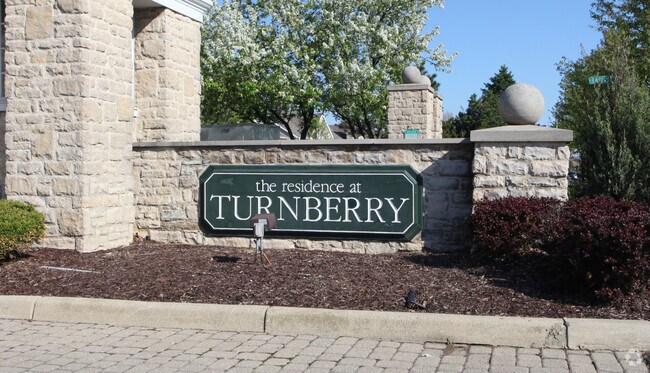 The Residence at Turnberry Apartments For Rent in
