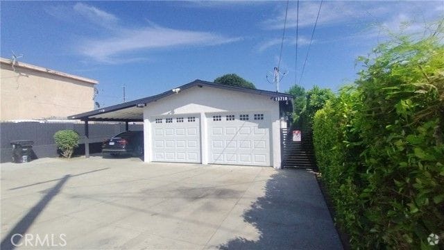 Building Photo - 13714 Hoyt St Rental
