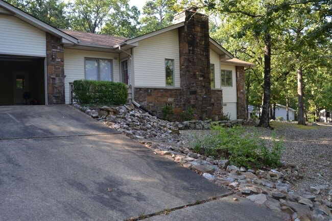 Photo - West Garea Area | Home | Unfurnished