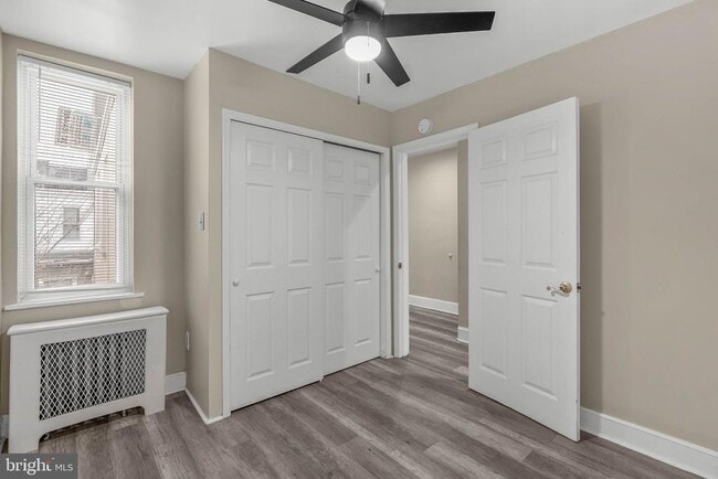 Photo - 2440 Carpenter St