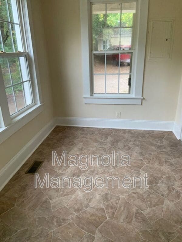 Photo - 1313 S Chestnut St