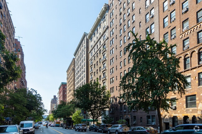 Photo - 157 W 79th St