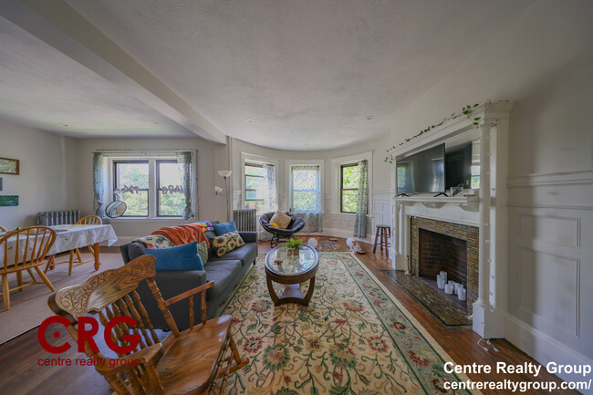 Photo - 1855 Beacon St Casa