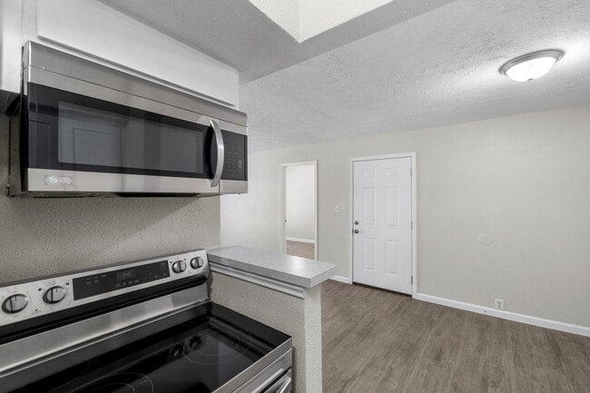 Photo - Rose Garden Apartments
