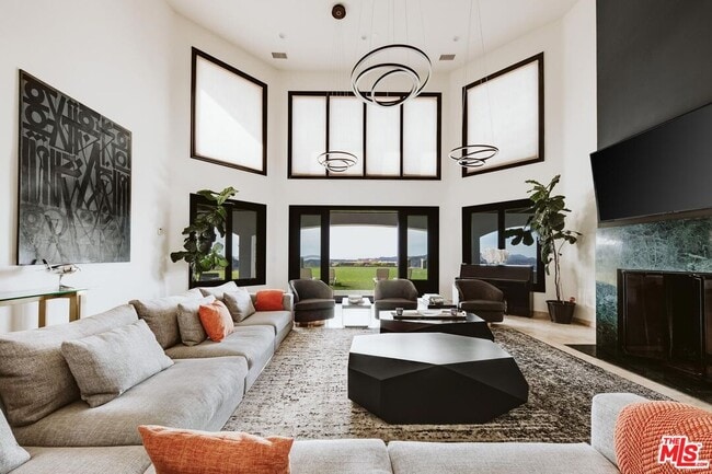 Photo - 24573 Piuma Rd