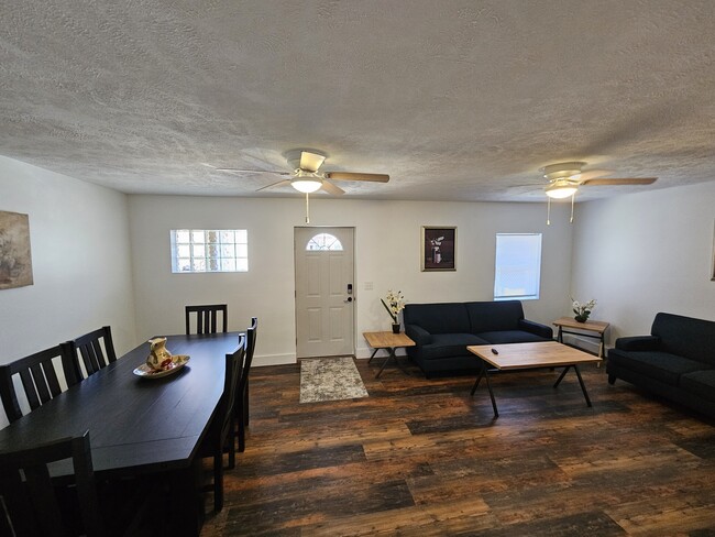 Photo - 231 Walnut St Unidad 231.5