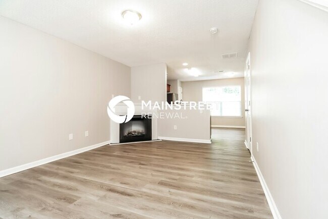 Photo - 3 Bedroom Pet-Friendly Home in McDonough, GA with Main Street Renewal