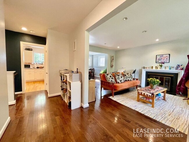 Photo - 4439 Springdale St NW