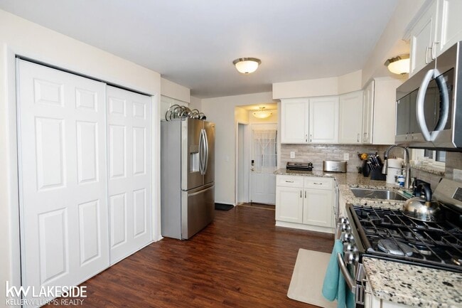 Photo - 28115 Little Mack Ave