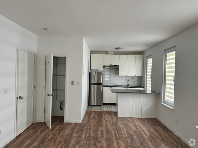 Building Photo - 6940 78th St Unit 1 FT Rental