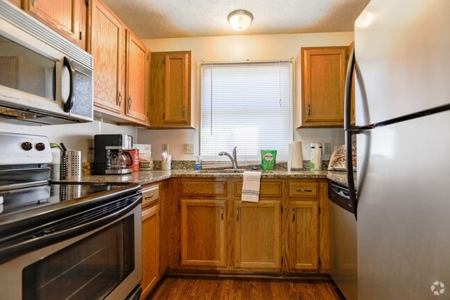 4 Bed/ 2.5 Bath Town home