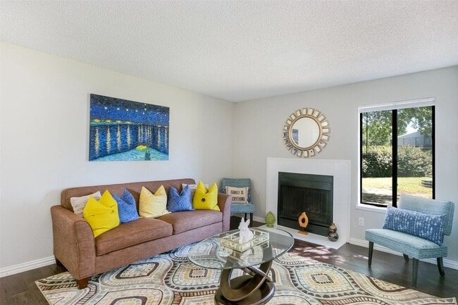 Building Photo - 4600 W Pioneer Dr Unit 025