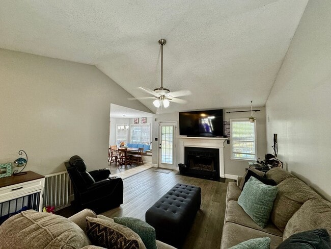 Photo - Great Neighborhood just minutes to all Bas...