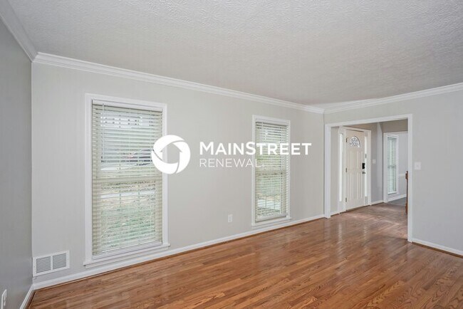 3 Bedroom Pet-Friendly Home in LOUISVILLE, KY with Main Street Renewal