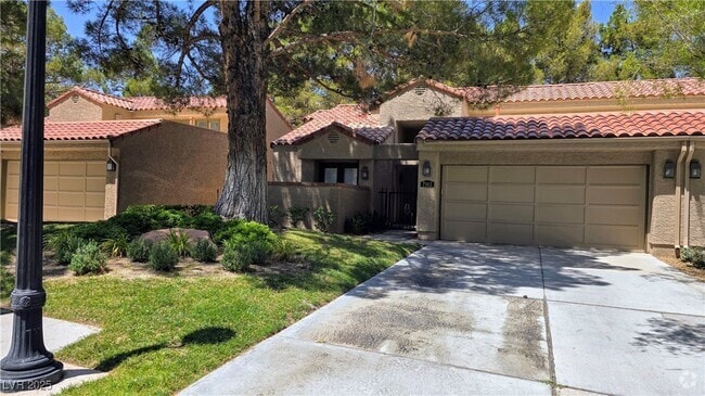 Building Photo - 7163 Mission Hills Dr Rental