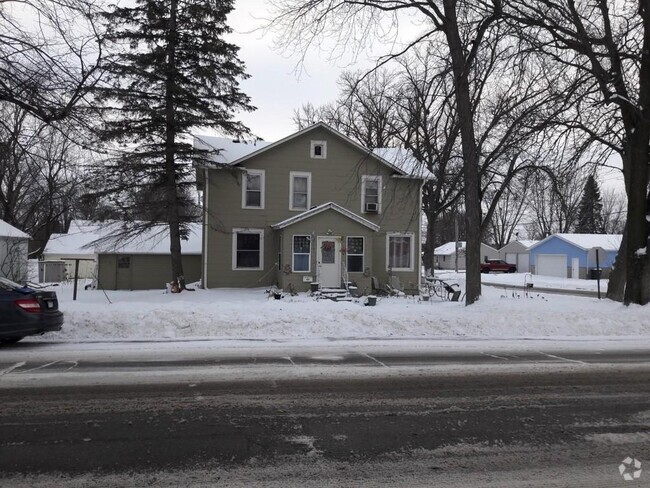 Building Photo - 1406 11th St E Rental