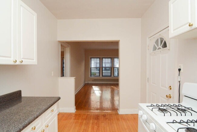 Photo - 1320 Oak Ave Unidad J1