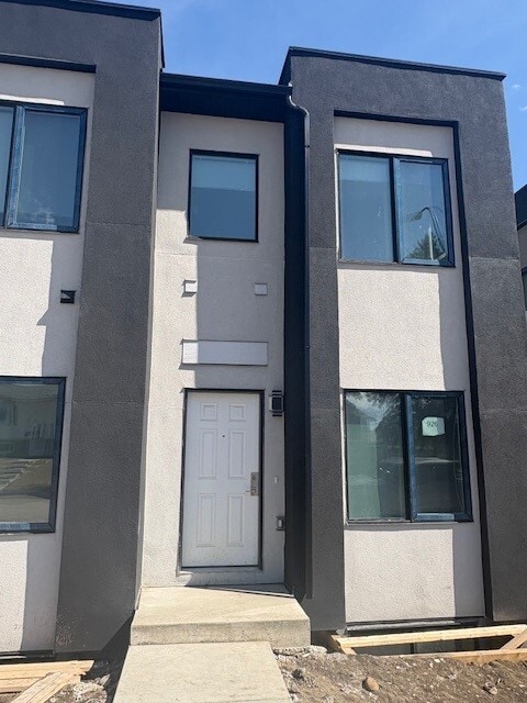 Building Photo - Showing now booking - 920 35 Street SE Calgary- May Occupancy Unit A
