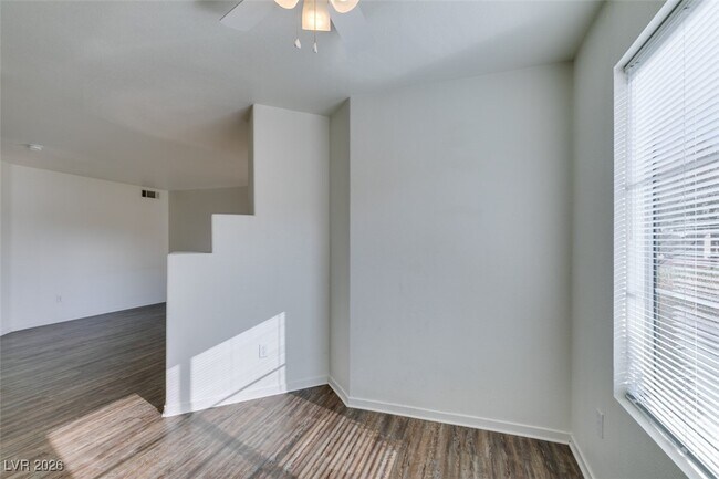 Photo - 698 S Racetrack Rd Unidad 911