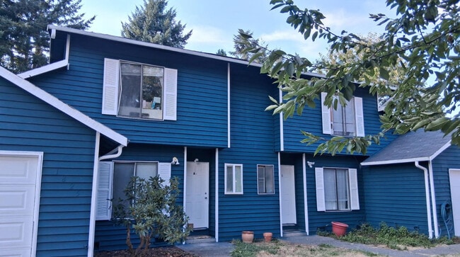 Building Photo - 1825 C Pl SE Unit Duplex
