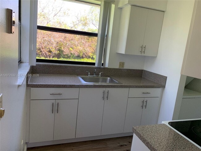 Photo - 1055 N Franklin Ave Unidad 1055D