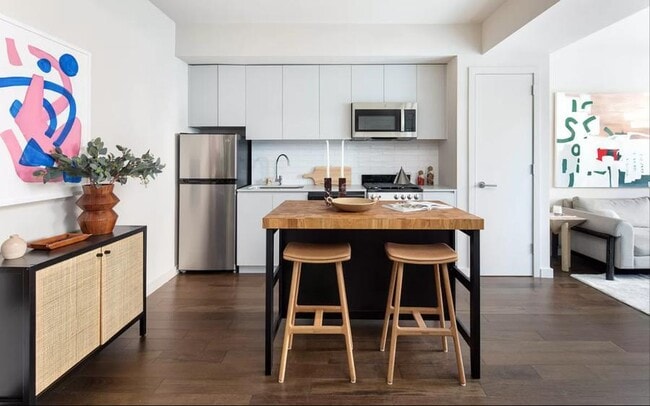Building Photo - 1 bedroom in Brooklyn NY 11238 Unit 303 Rental