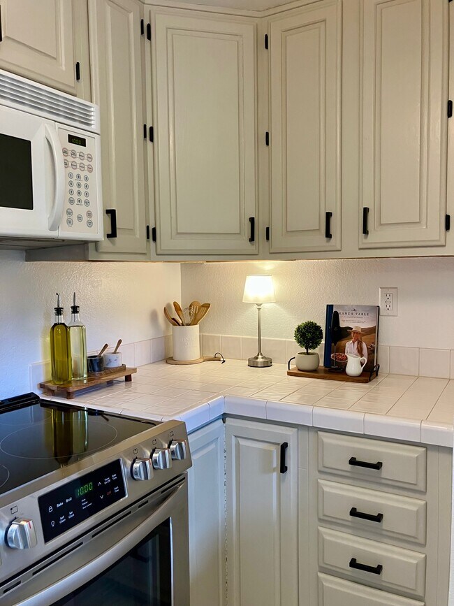 1440 Veteran Ave Unit 327