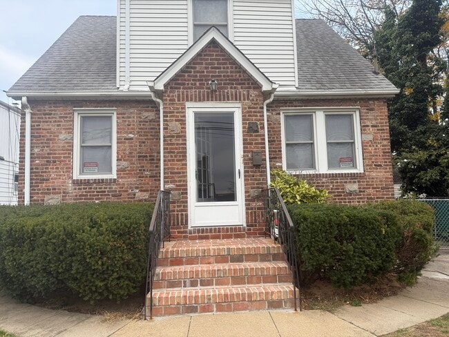 Photo - 101 N Waldinger St