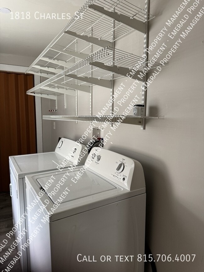 Photo - 1818 Charles St