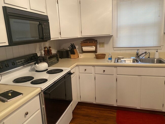 Photo - 1/1 Tiny house on the creek