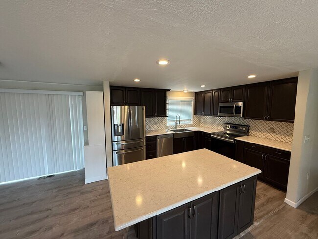 Photo - Tastefully Updated Kingsgate home!