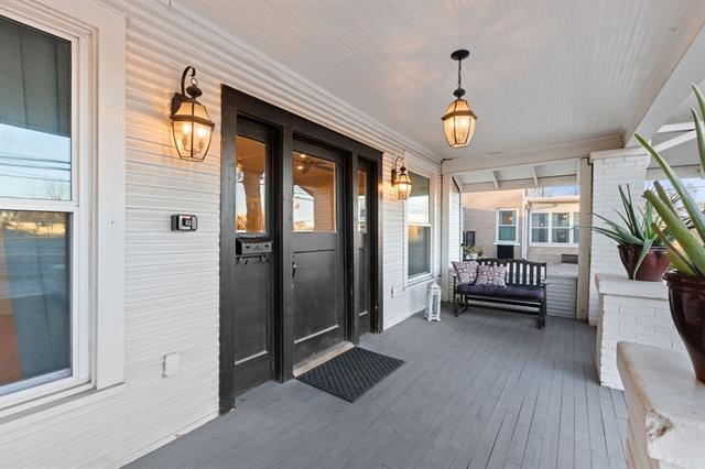 Photo - 915 N Center St