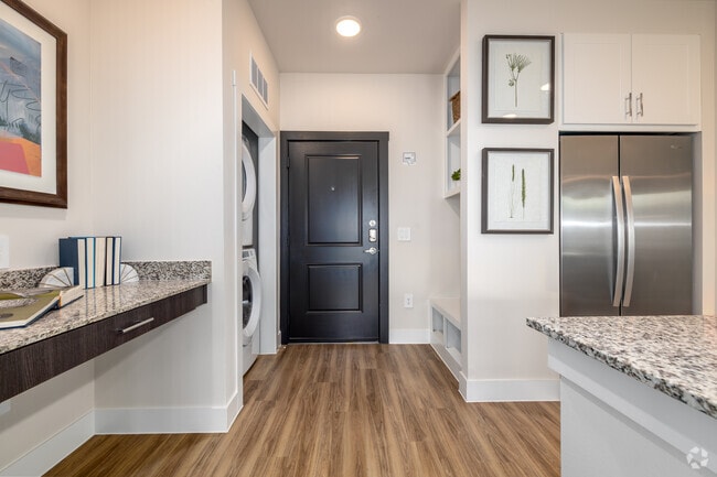 A2 1BR, 1BA - 700SF - Entrance