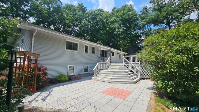 878 Manchester Rd