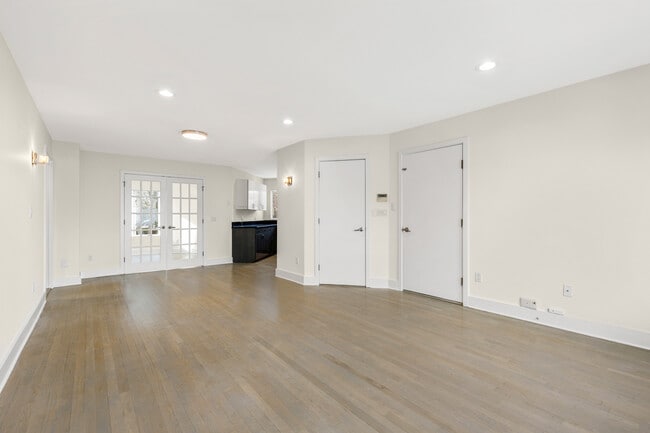 Photo - 301 S Ridge St