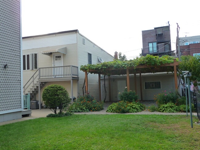 Photo - 2648 N Greenview Ave Unidad APT 2