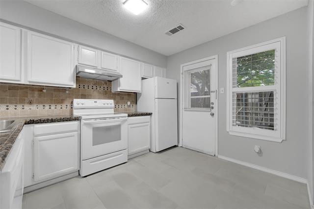 Photo - 2111 E Belt Line Rd