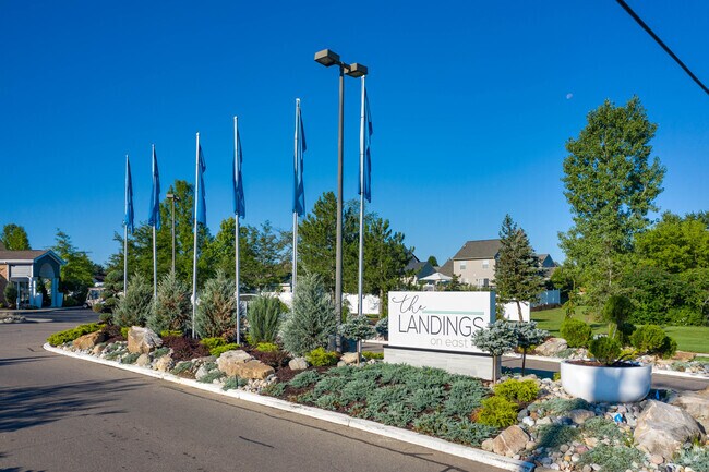 Sign - The Landings on East Hill