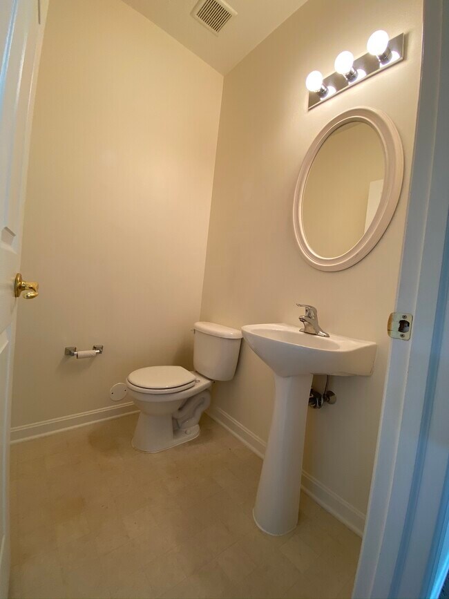 Photo - 106 Amber Ln