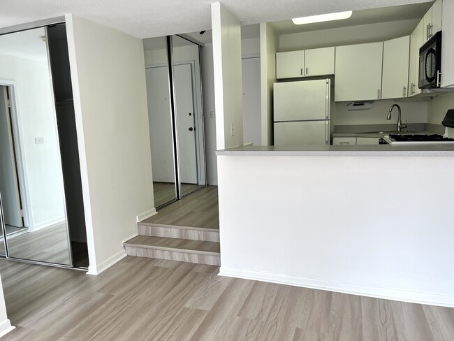 Photo - 230 E Ontario St