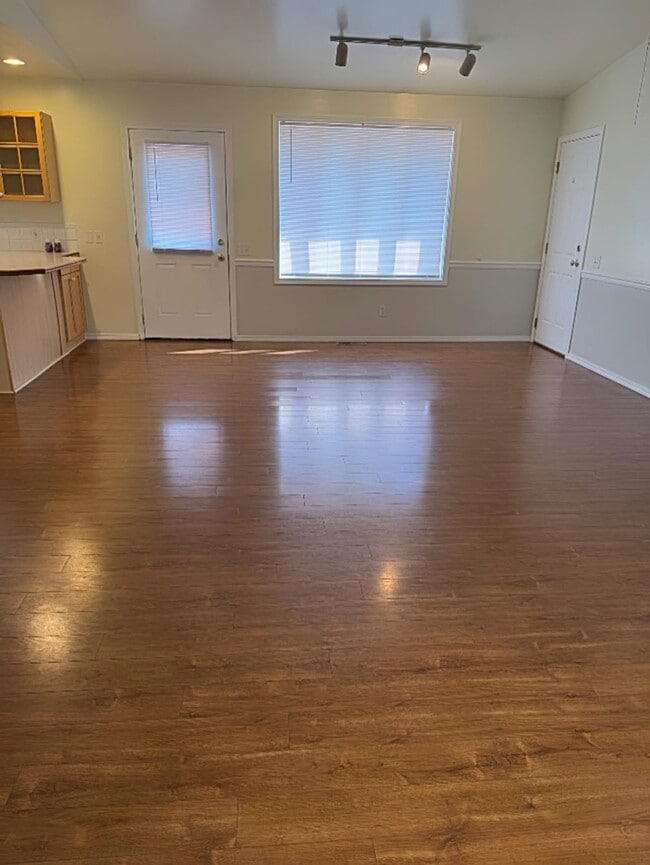 puerta trasera de la sala de estar - 3108 Orleans St