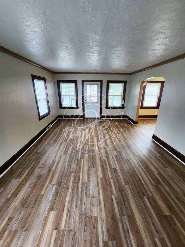 Photo - Charming 3–4 Bedroom West Toledo Home with Bonus Room & Garage