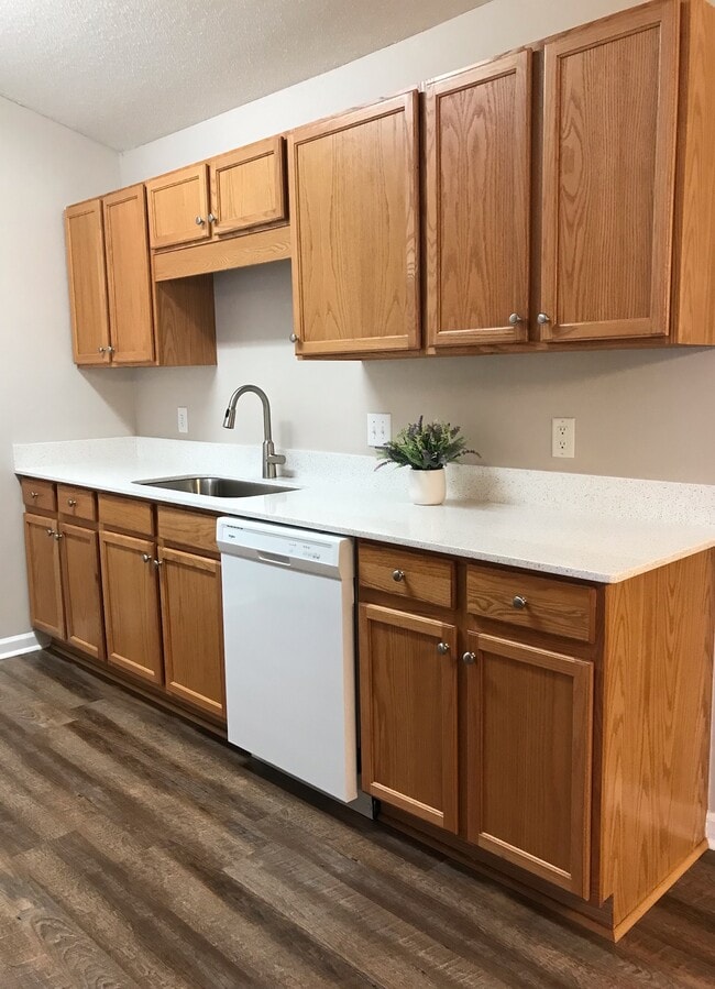 Photo - 906 Pelham Square Way Unidad 906