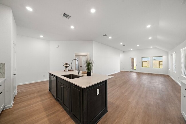 Photo - 4823 Shimmer Side Dr