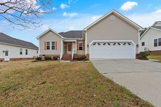 Adorable Ranch Home With Garage and Screen... - Adorable Ranch Home With Garage and Screen...