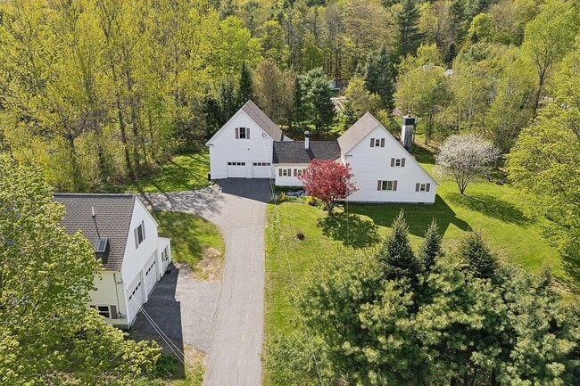 Full property - 39 Greenville St Unit 1 Bedroom Apt with Garage