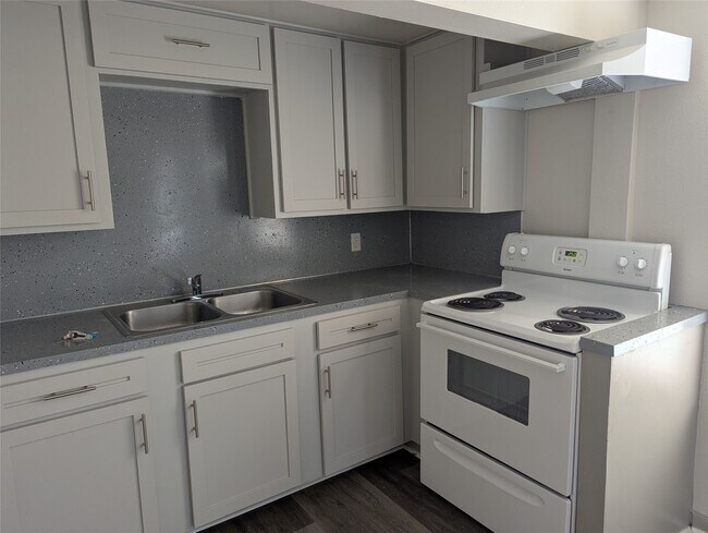 Photo - 1311 1/2 21st St Unit 4