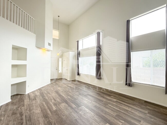 Photo - 1275 E Marcella Ln