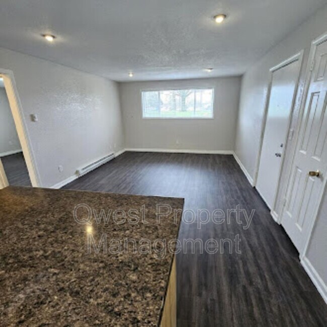 409 E Woodlawn Ave Unit 4