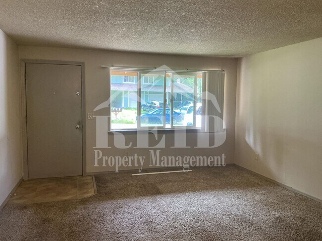 Photo - DUPLEX - 2 BED 1 BATH WITH 1 CAR GARAGE IN CENTRAL PORT ORCHARD! Unit 2